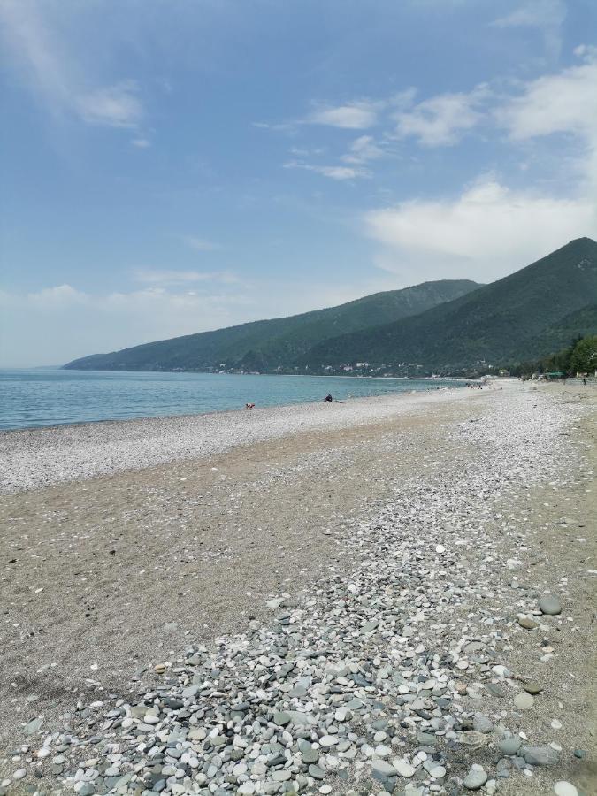 Гостевой Дом В Гаграх"Море Солнца" Gagra Bagian luar foto